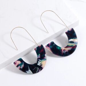 BaubleBar Faidra Resin Drop Earrings in Navy